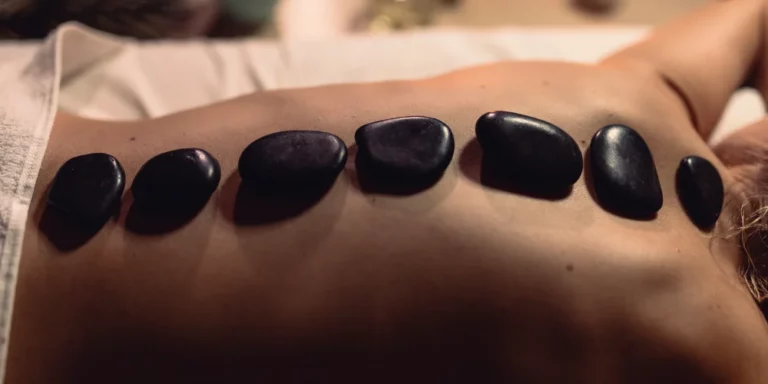 7 Voordelen van een Hotstone Massage: Complete Gids